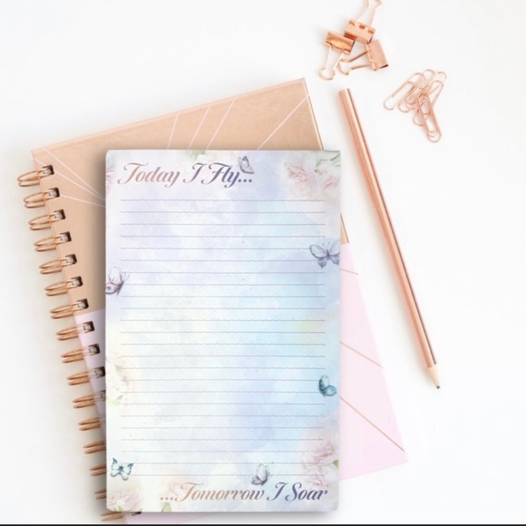 🦋Butterfly Notepad🦋 - Picture 1 of 3